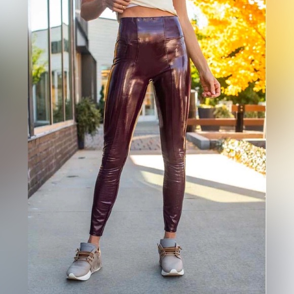 Spanx size M Ruby Faux Patent  Leather Leggings NWT m - Picture 1 of 5